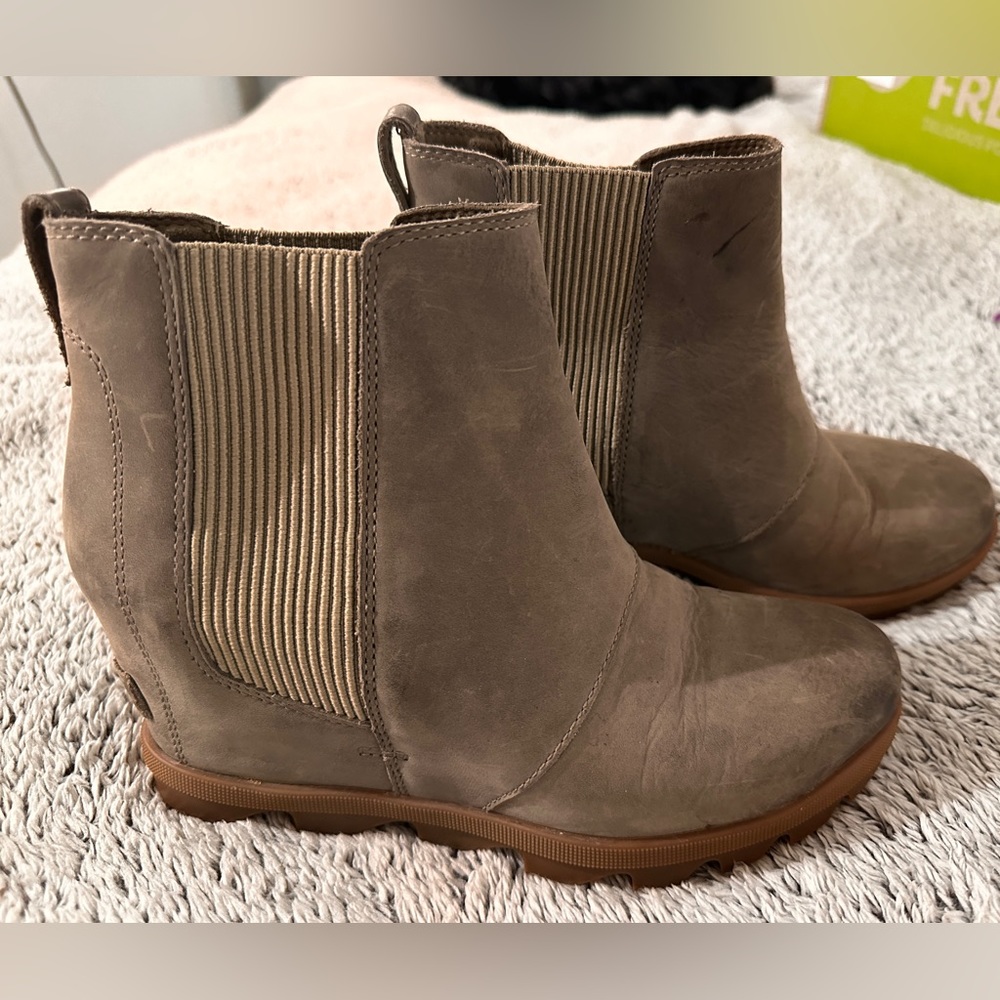 Sorel- Joan of Arc ankle wedge booties
